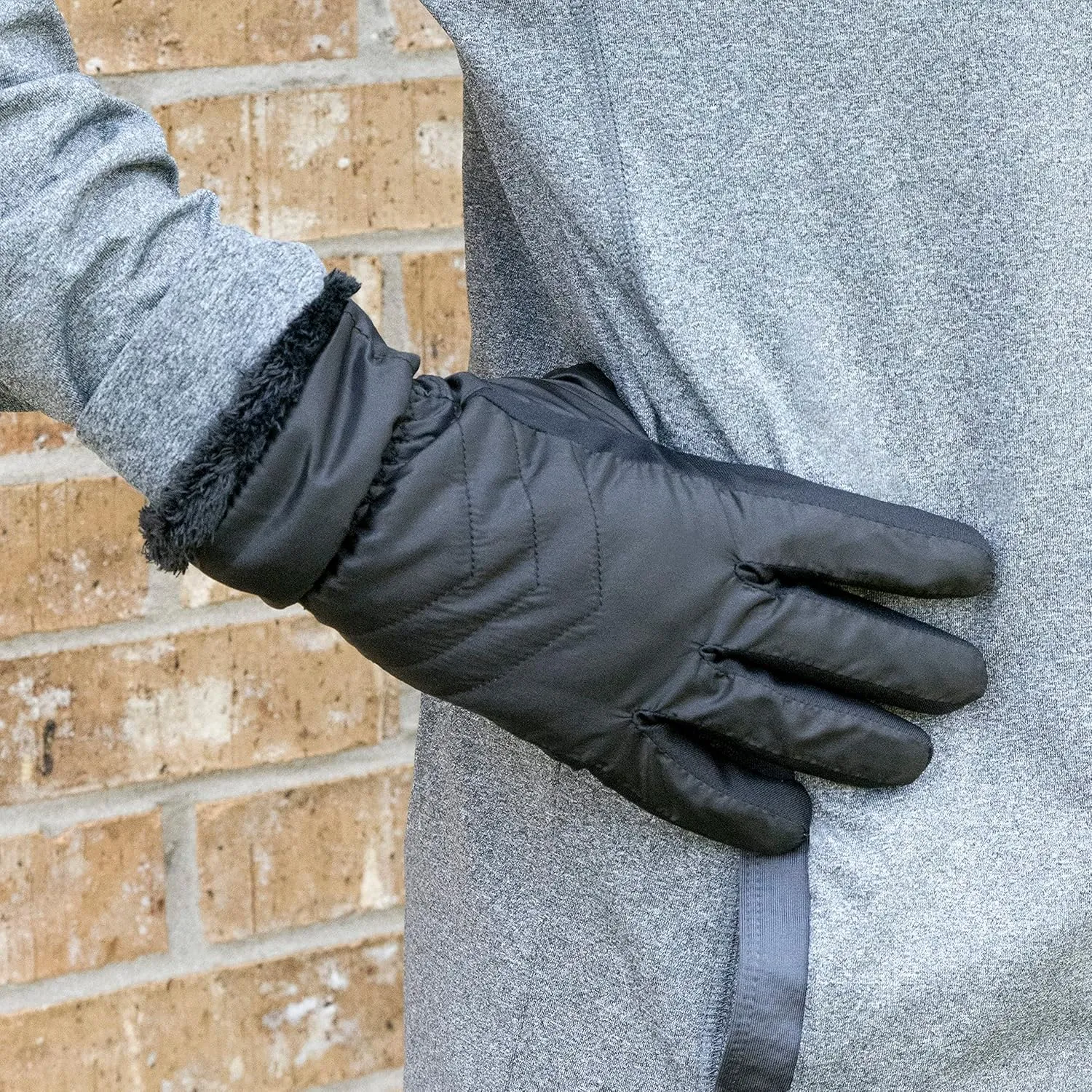 isotoner Womens Recycled Sleekheat Stretch Chevron Quilted Smartdri Cold Weather Glove, Touchscreen CapableGloves